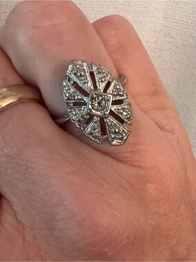 Signed Avon Vintage Art Deco silver tone size 6.5 ring